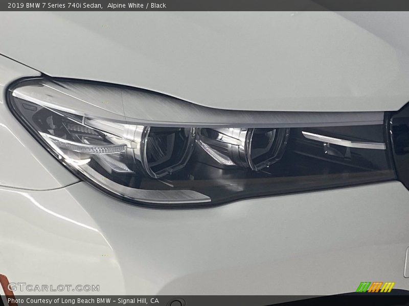 Alpine White / Black 2019 BMW 7 Series 740i Sedan
