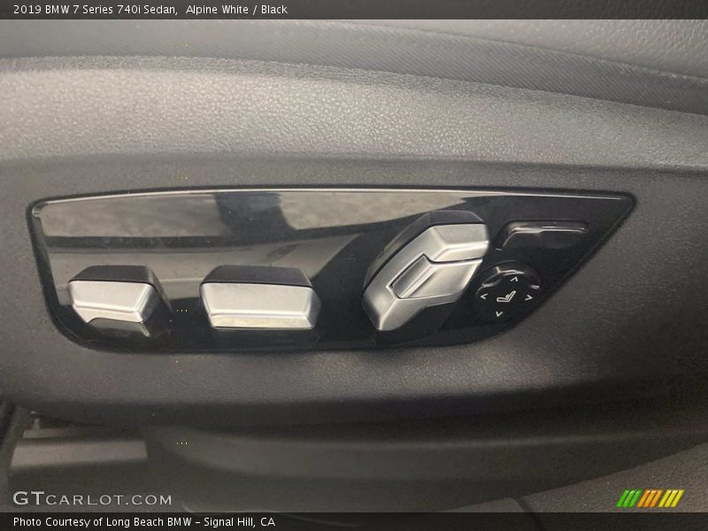 Alpine White / Black 2019 BMW 7 Series 740i Sedan