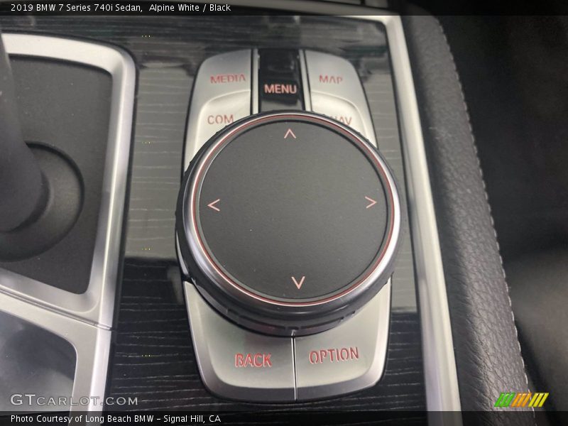 Alpine White / Black 2019 BMW 7 Series 740i Sedan