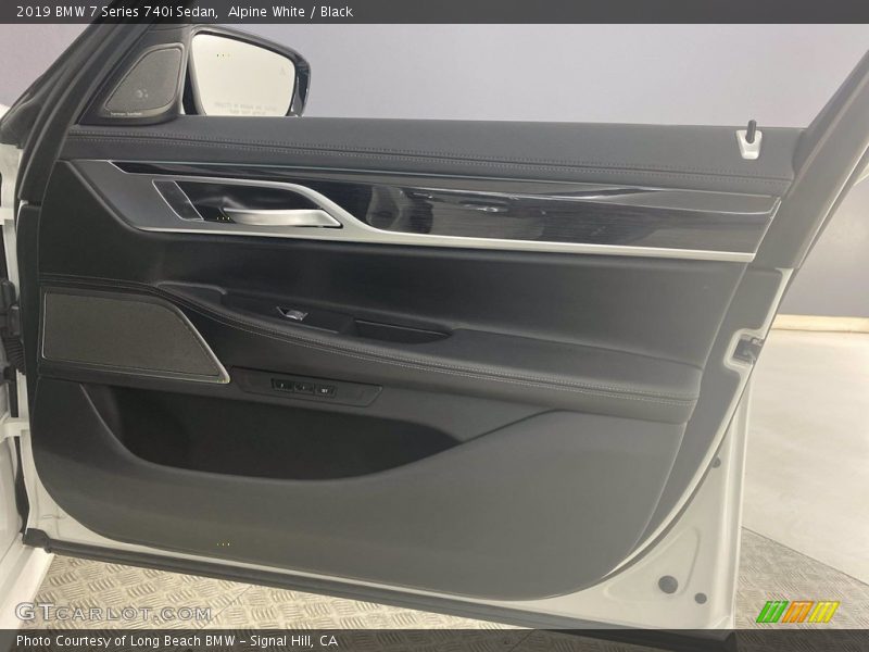 Alpine White / Black 2019 BMW 7 Series 740i Sedan