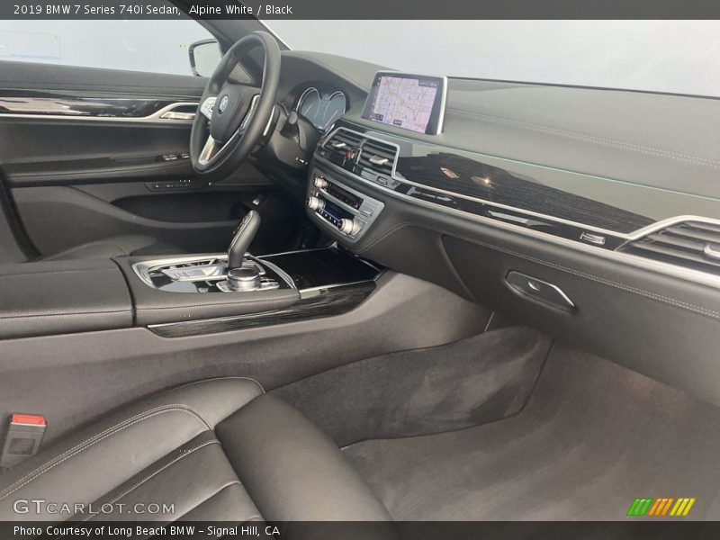 Alpine White / Black 2019 BMW 7 Series 740i Sedan