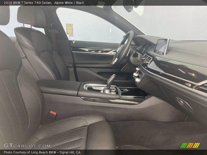Alpine White / Black 2019 BMW 7 Series 740i Sedan