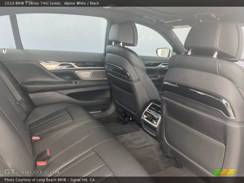 Alpine White / Black 2019 BMW 7 Series 740i Sedan