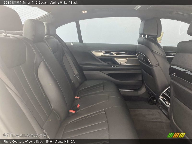 Alpine White / Black 2019 BMW 7 Series 740i Sedan