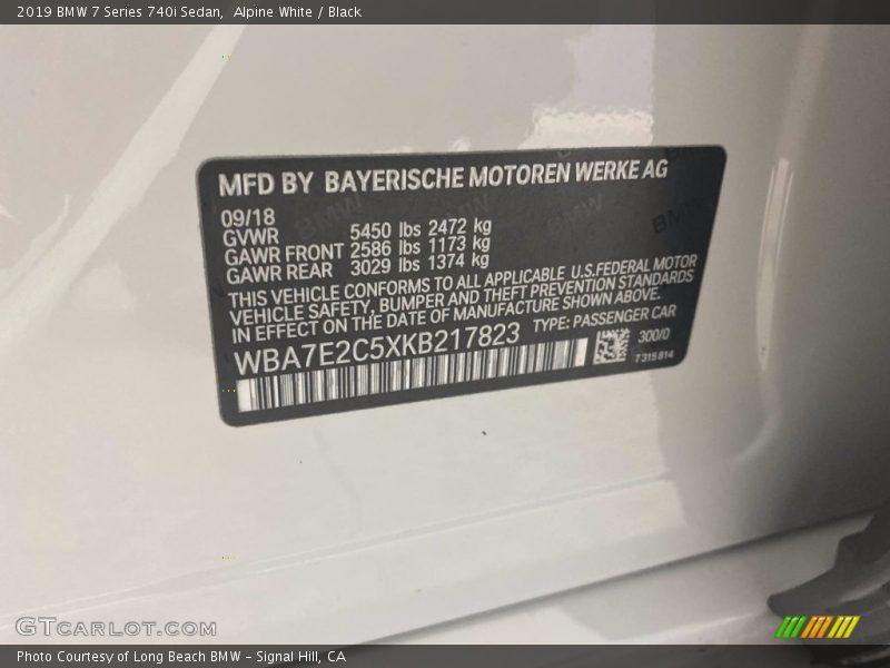 Alpine White / Black 2019 BMW 7 Series 740i Sedan