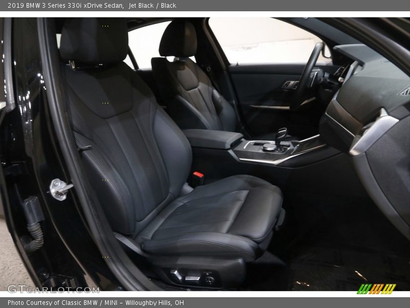 Jet Black / Black 2019 BMW 3 Series 330i xDrive Sedan