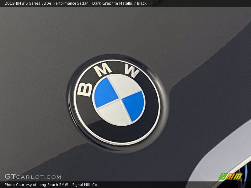 Dark Graphite Metallic / Black 2019 BMW 5 Series 530e iPerformance Sedan
