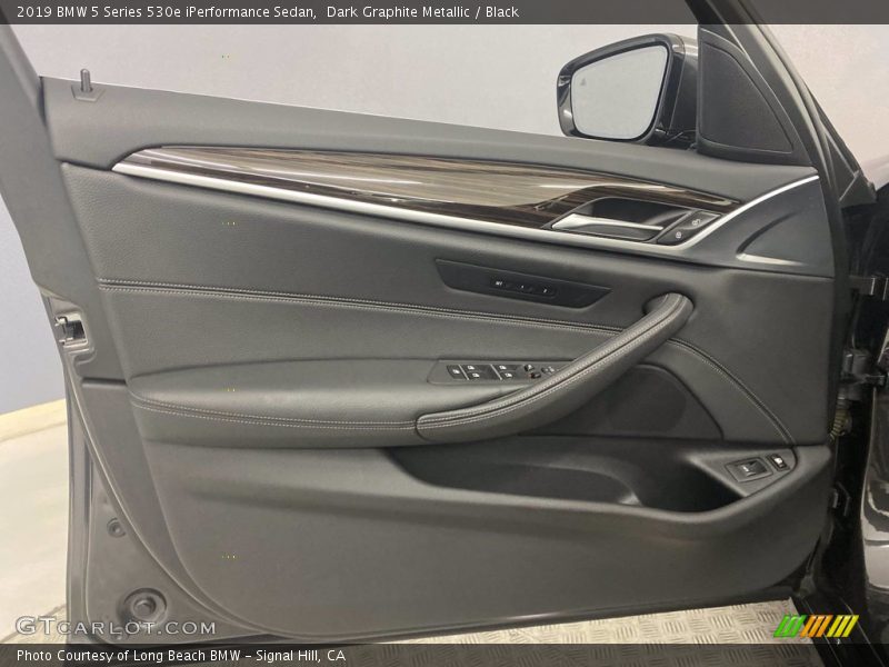 Dark Graphite Metallic / Black 2019 BMW 5 Series 530e iPerformance Sedan