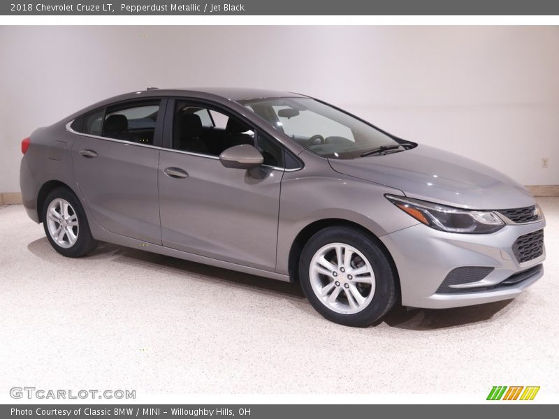 Pepperdust Metallic / Jet Black 2018 Chevrolet Cruze LT