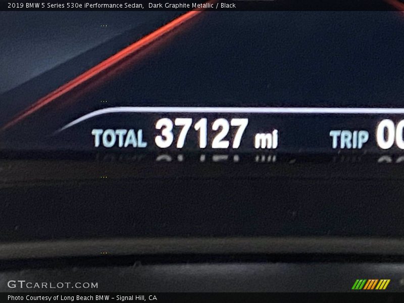 Dark Graphite Metallic / Black 2019 BMW 5 Series 530e iPerformance Sedan