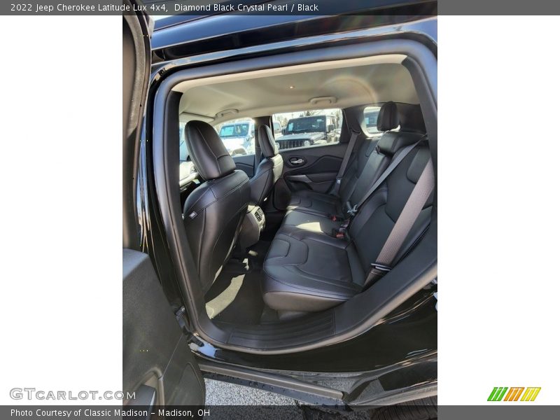 Diamond Black Crystal Pearl / Black 2022 Jeep Cherokee Latitude Lux 4x4