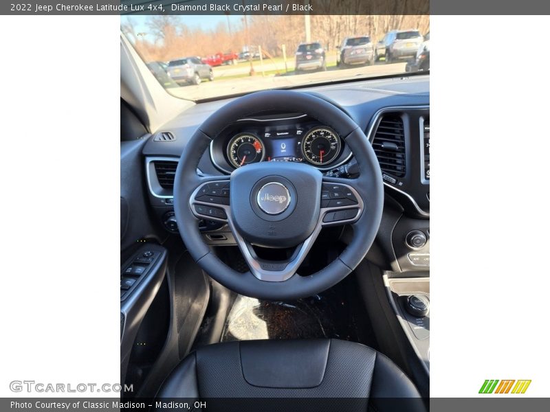 Diamond Black Crystal Pearl / Black 2022 Jeep Cherokee Latitude Lux 4x4