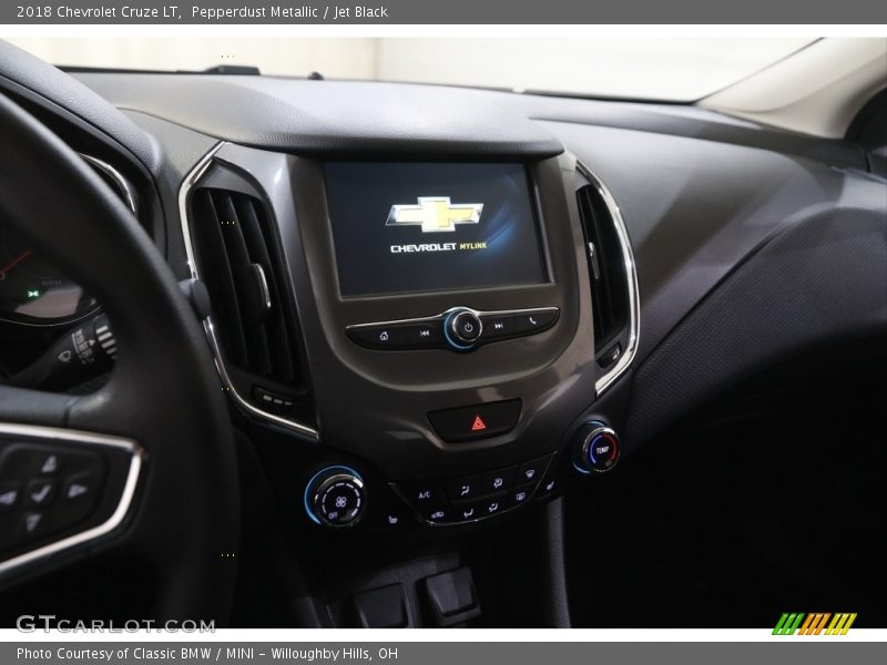 Pepperdust Metallic / Jet Black 2018 Chevrolet Cruze LT