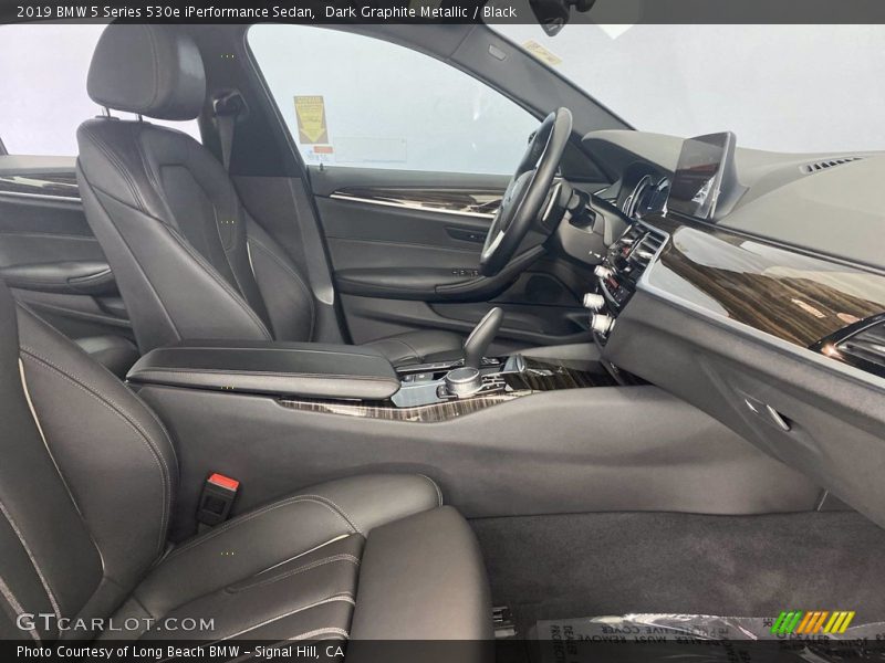 Dark Graphite Metallic / Black 2019 BMW 5 Series 530e iPerformance Sedan