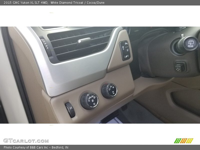 White Diamond Tricoat / Cocoa/Dune 2015 GMC Yukon XL SLT 4WD