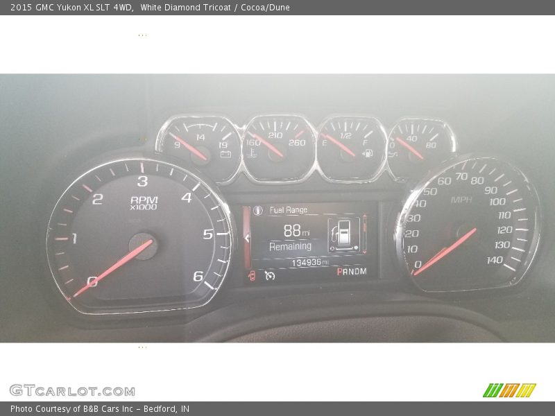 White Diamond Tricoat / Cocoa/Dune 2015 GMC Yukon XL SLT 4WD