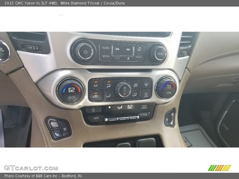 White Diamond Tricoat / Cocoa/Dune 2015 GMC Yukon XL SLT 4WD