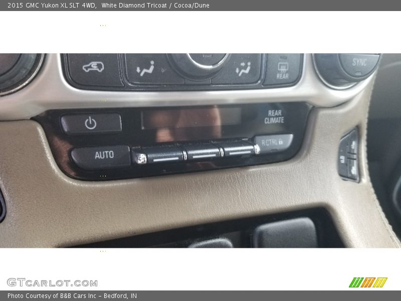 White Diamond Tricoat / Cocoa/Dune 2015 GMC Yukon XL SLT 4WD
