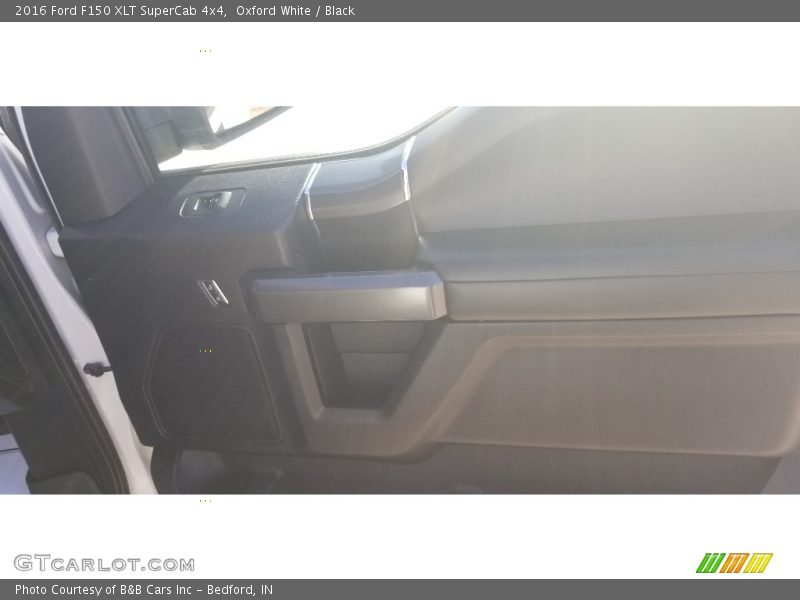 Oxford White / Black 2016 Ford F150 XLT SuperCab 4x4