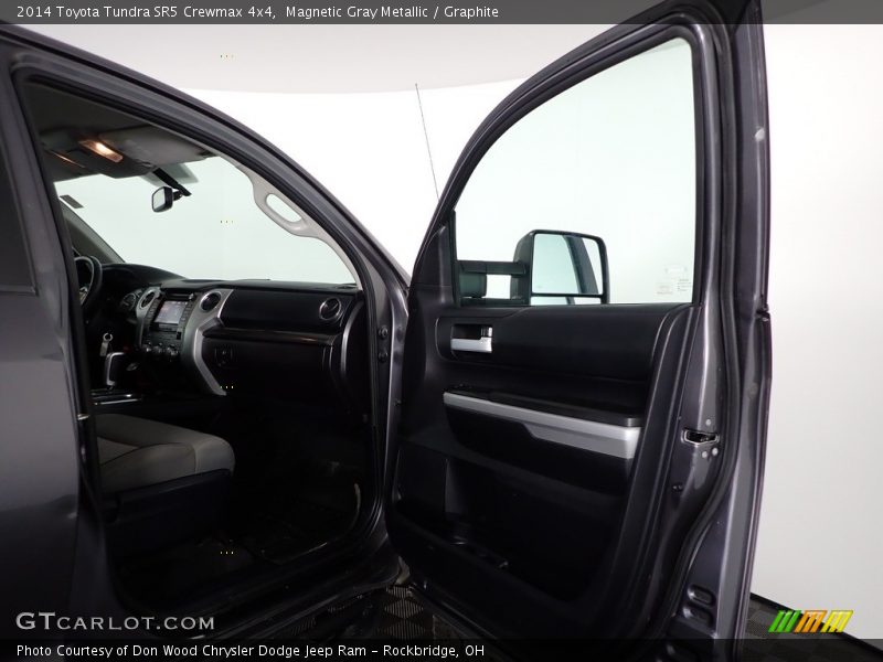 Magnetic Gray Metallic / Graphite 2014 Toyota Tundra SR5 Crewmax 4x4