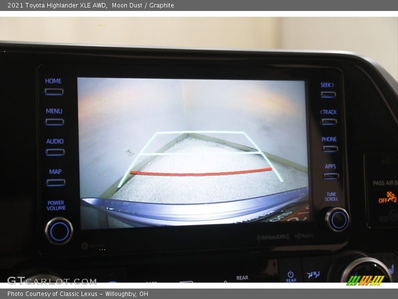 Moon Dust / Graphite 2021 Toyota Highlander XLE AWD