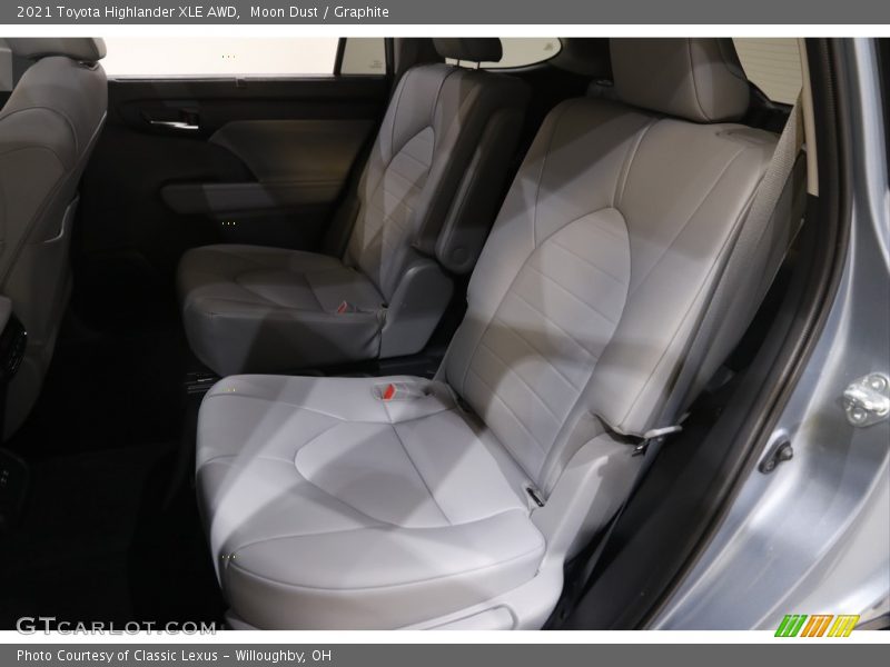 Moon Dust / Graphite 2021 Toyota Highlander XLE AWD