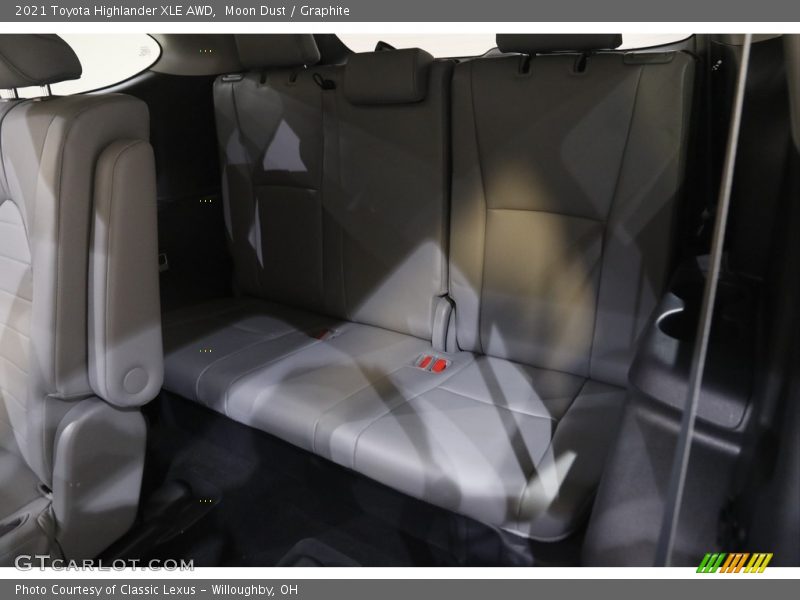 Moon Dust / Graphite 2021 Toyota Highlander XLE AWD