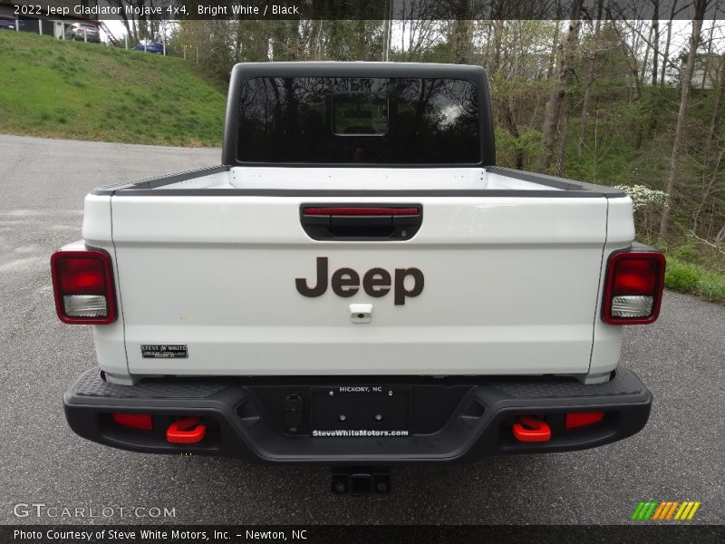 Bright White / Black 2022 Jeep Gladiator Mojave 4x4