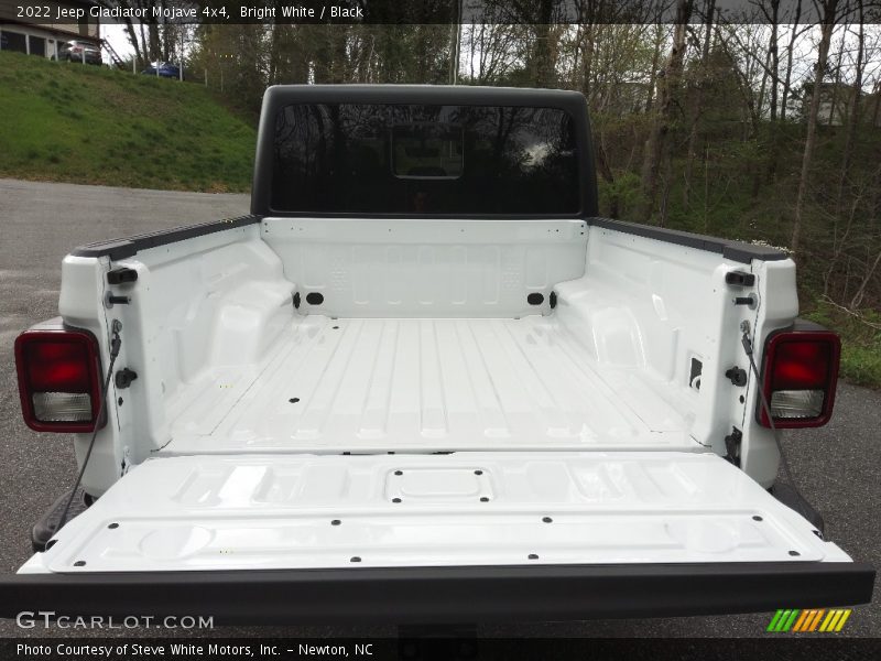 Bright White / Black 2022 Jeep Gladiator Mojave 4x4
