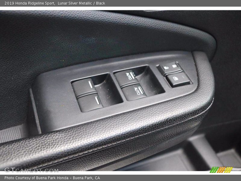 Lunar Silver Metallic / Black 2019 Honda Ridgeline Sport