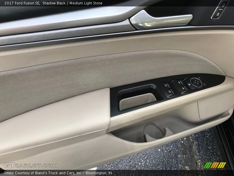 Shadow Black / Medium Light Stone 2017 Ford Fusion SE