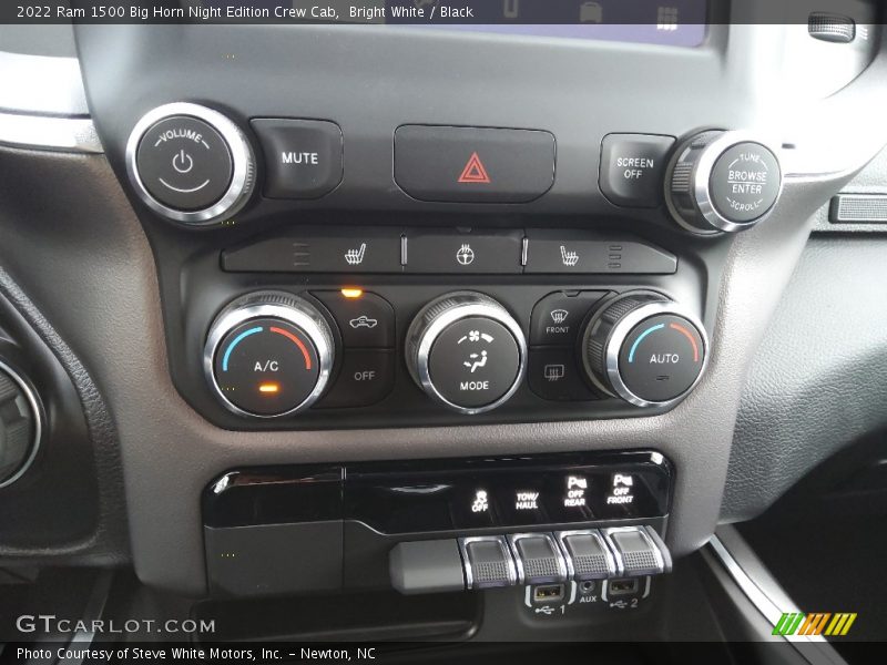 Bright White / Black 2022 Ram 1500 Big Horn Night Edition Crew Cab