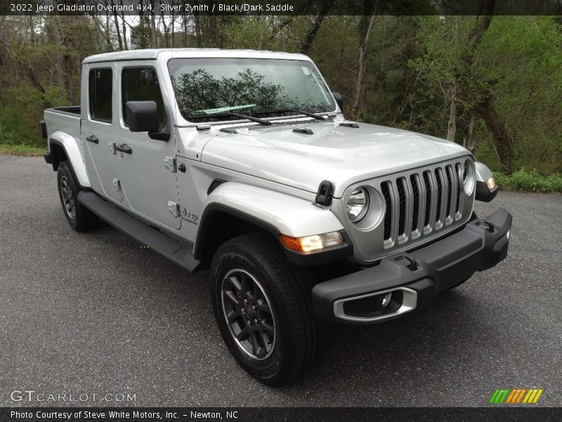 Front 3/4 View of 2022 Gladiator Overland 4x4