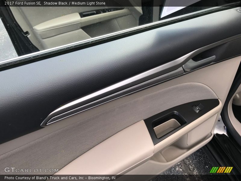 Shadow Black / Medium Light Stone 2017 Ford Fusion SE