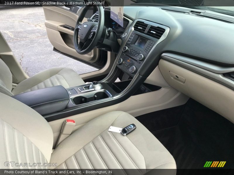 Shadow Black / Medium Light Stone 2017 Ford Fusion SE