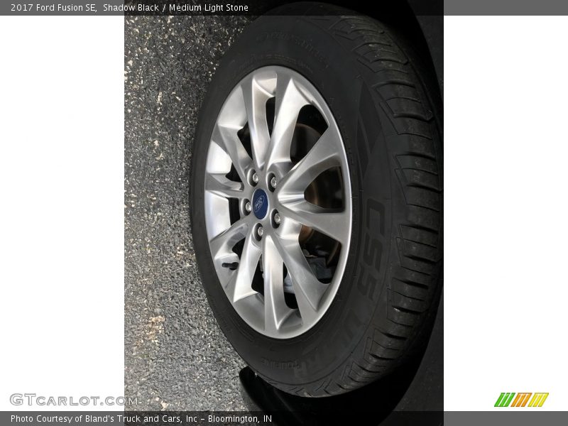 Shadow Black / Medium Light Stone 2017 Ford Fusion SE