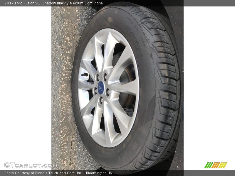 Shadow Black / Medium Light Stone 2017 Ford Fusion SE