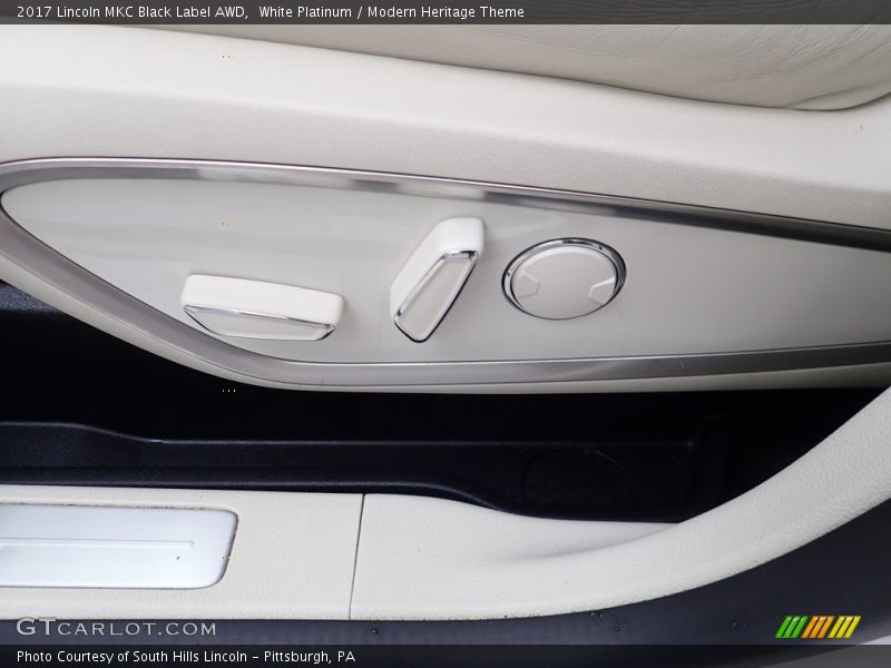 White Platinum / Modern Heritage Theme 2017 Lincoln MKC Black Label AWD