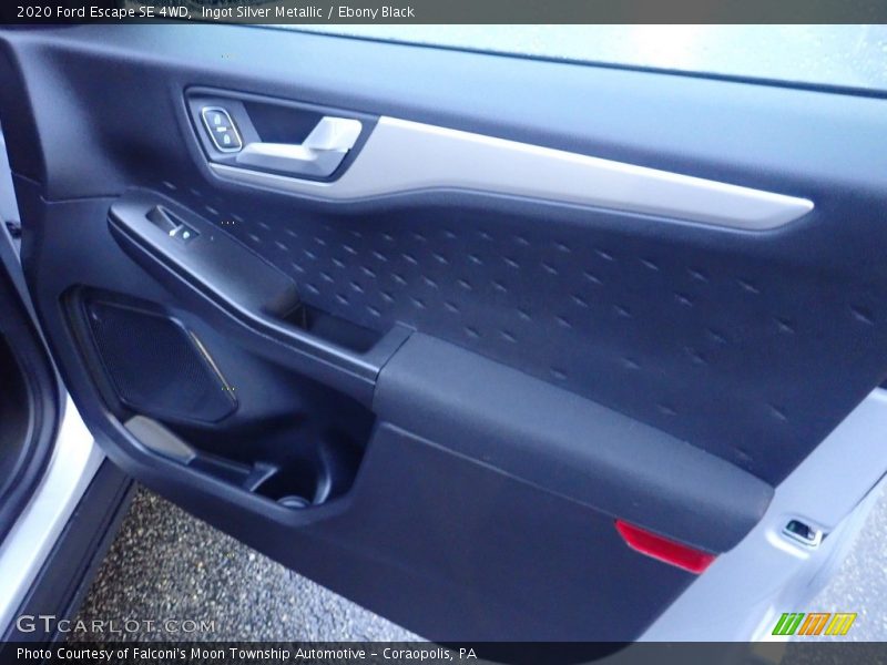 Ingot Silver Metallic / Ebony Black 2020 Ford Escape SE 4WD