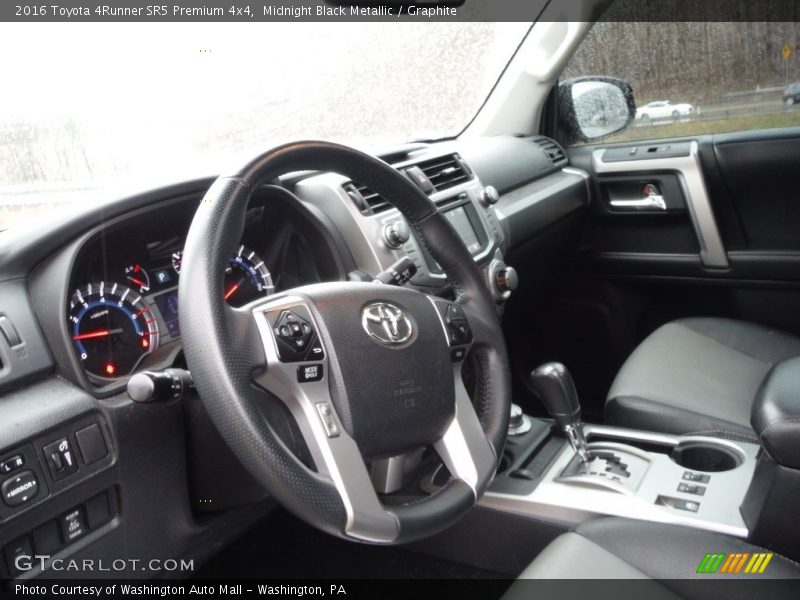 Midnight Black Metallic / Graphite 2016 Toyota 4Runner SR5 Premium 4x4