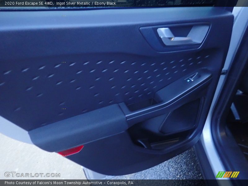 Ingot Silver Metallic / Ebony Black 2020 Ford Escape SE 4WD