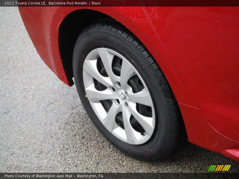 Barcelona Red Metallic / Black 2021 Toyota Corolla LE
