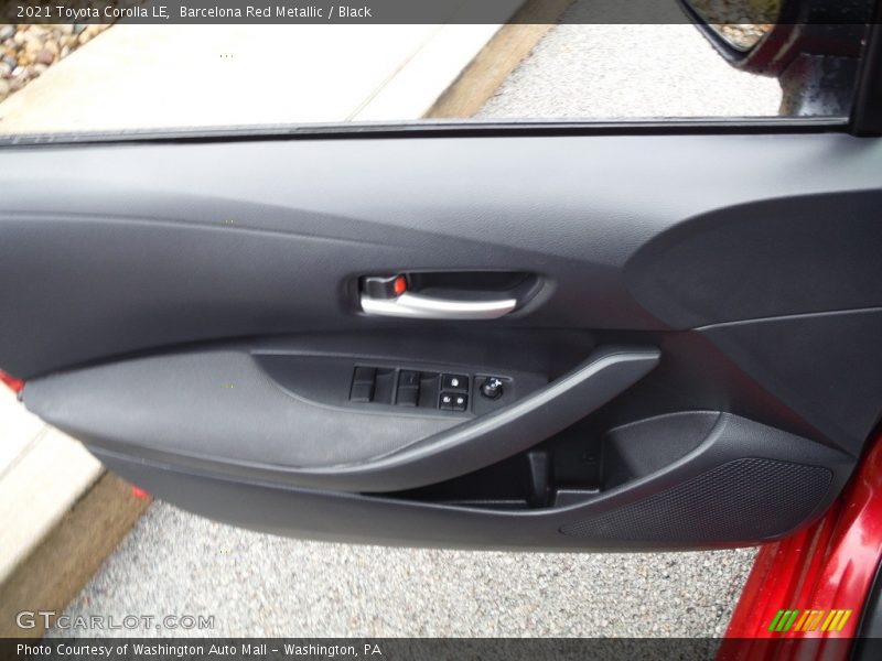 Barcelona Red Metallic / Black 2021 Toyota Corolla LE