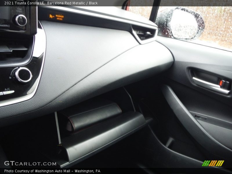 Barcelona Red Metallic / Black 2021 Toyota Corolla LE