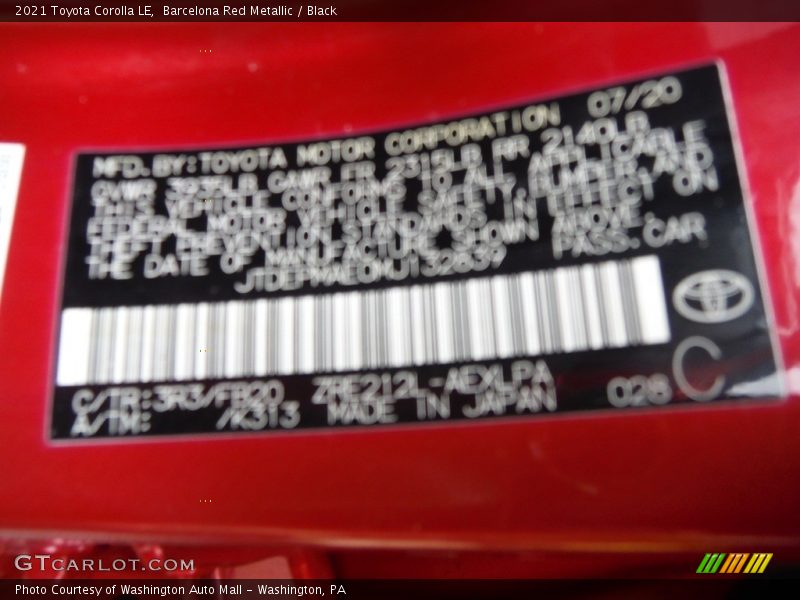 Barcelona Red Metallic / Black 2021 Toyota Corolla LE