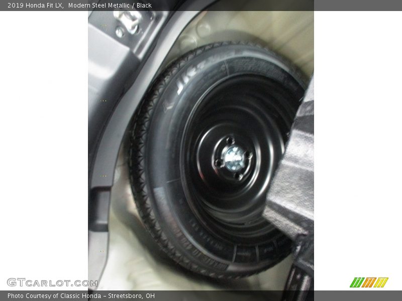 Modern Steel Metallic / Black 2019 Honda Fit LX