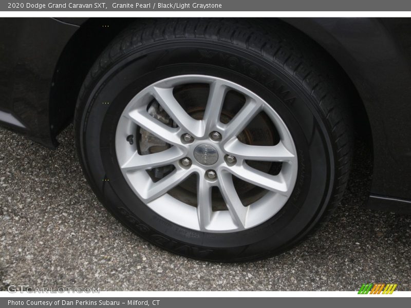 Granite Pearl / Black/Light Graystone 2020 Dodge Grand Caravan SXT