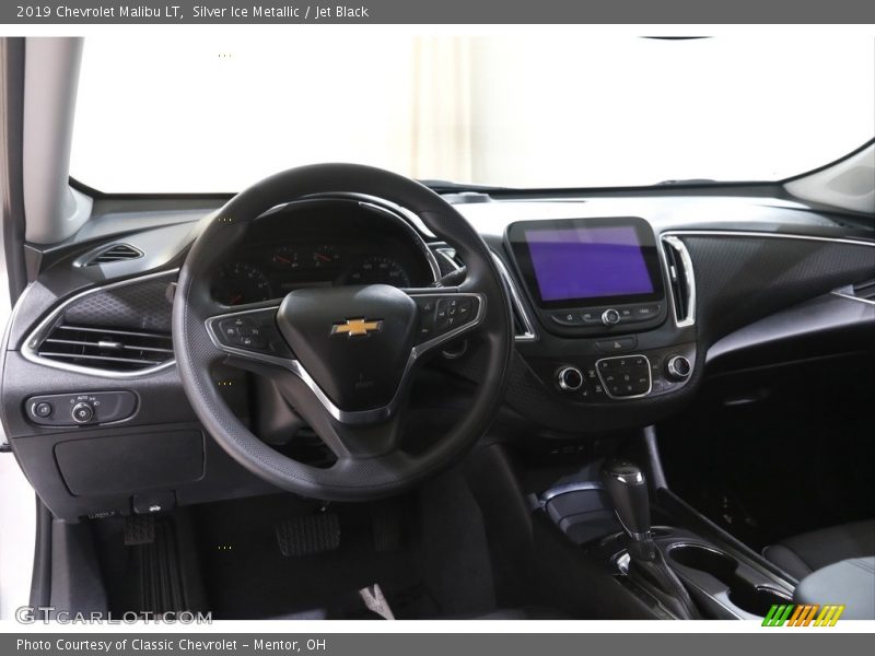 Silver Ice Metallic / Jet Black 2019 Chevrolet Malibu LT