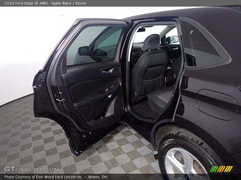 Agate Black / Ebony 2019 Ford Edge SE AWD
