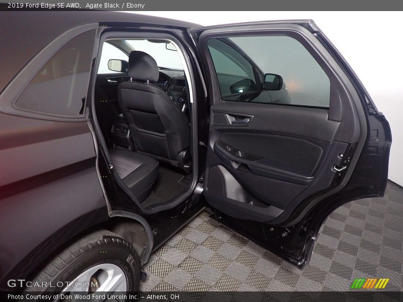 Agate Black / Ebony 2019 Ford Edge SE AWD